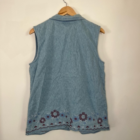 Vintage Grandma Style Floral Embroidered Vest - Picture 4 of 4